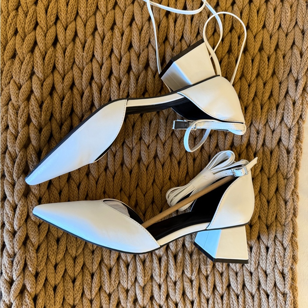 ✨NWT White Ankle Tie Strap Block Heel Pointed Toe Classic Chic Coquette Neutral - Picture 6 of 9